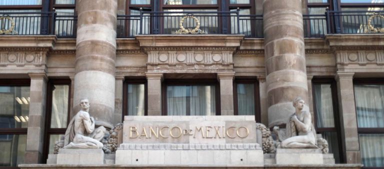 В Мексике увеличивают темпы печати бумажных денег